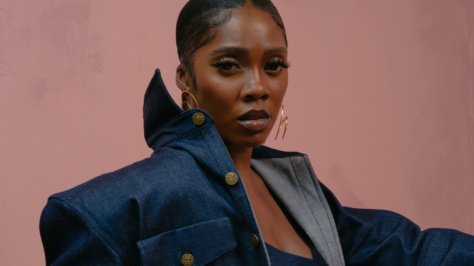 Tiwa Savage robbed in London